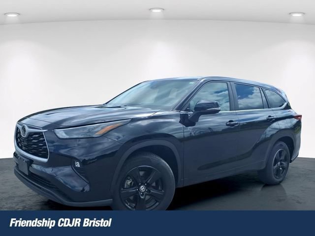 Used 2023 Toyota Highlander LE