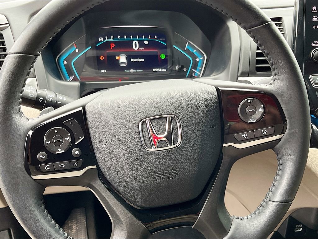 Used 2023 Honda Odyssey Touring image 11