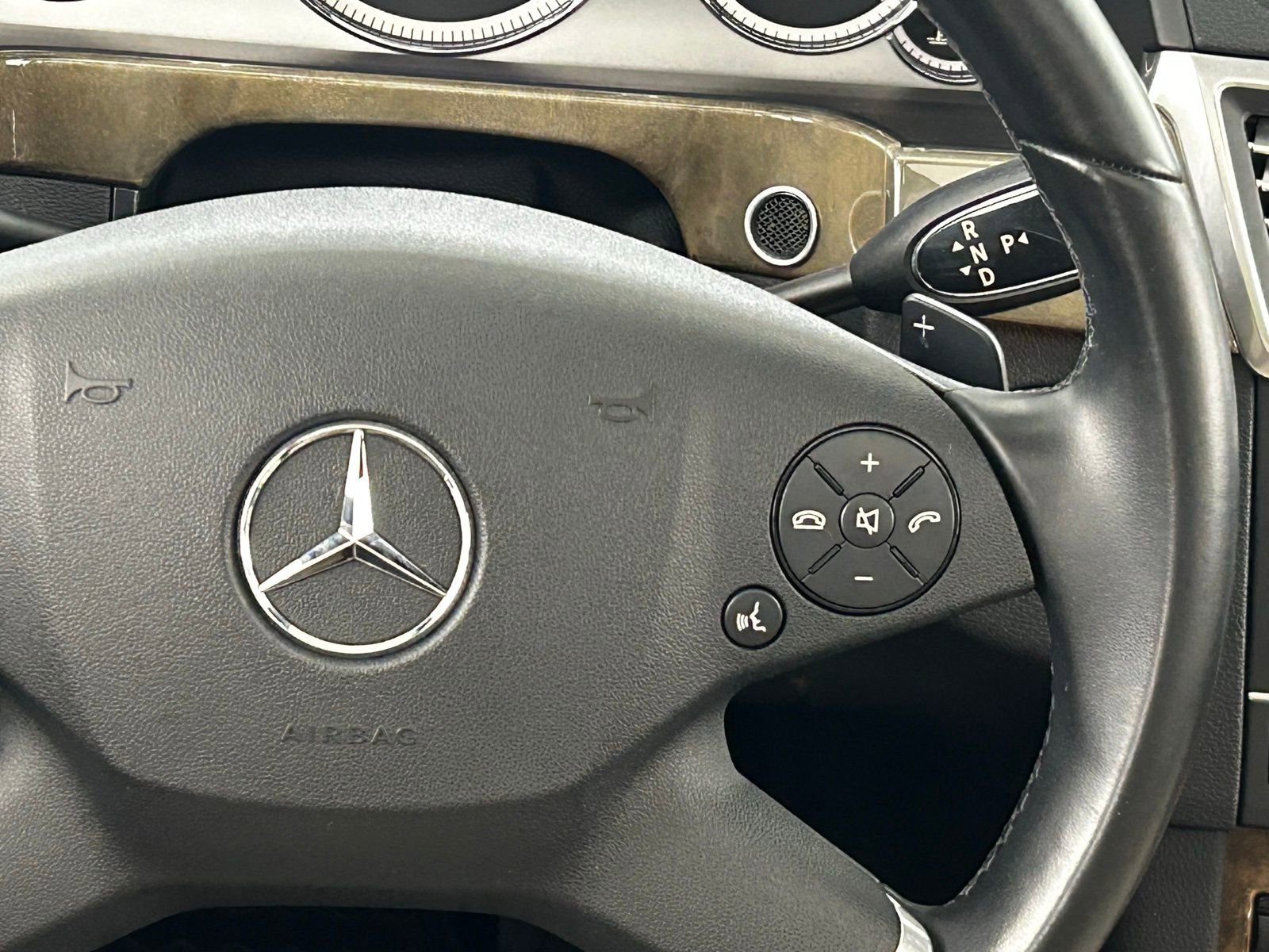 Used 2010 Mercedes-Benz E 350 4MATIC Sedan image 14