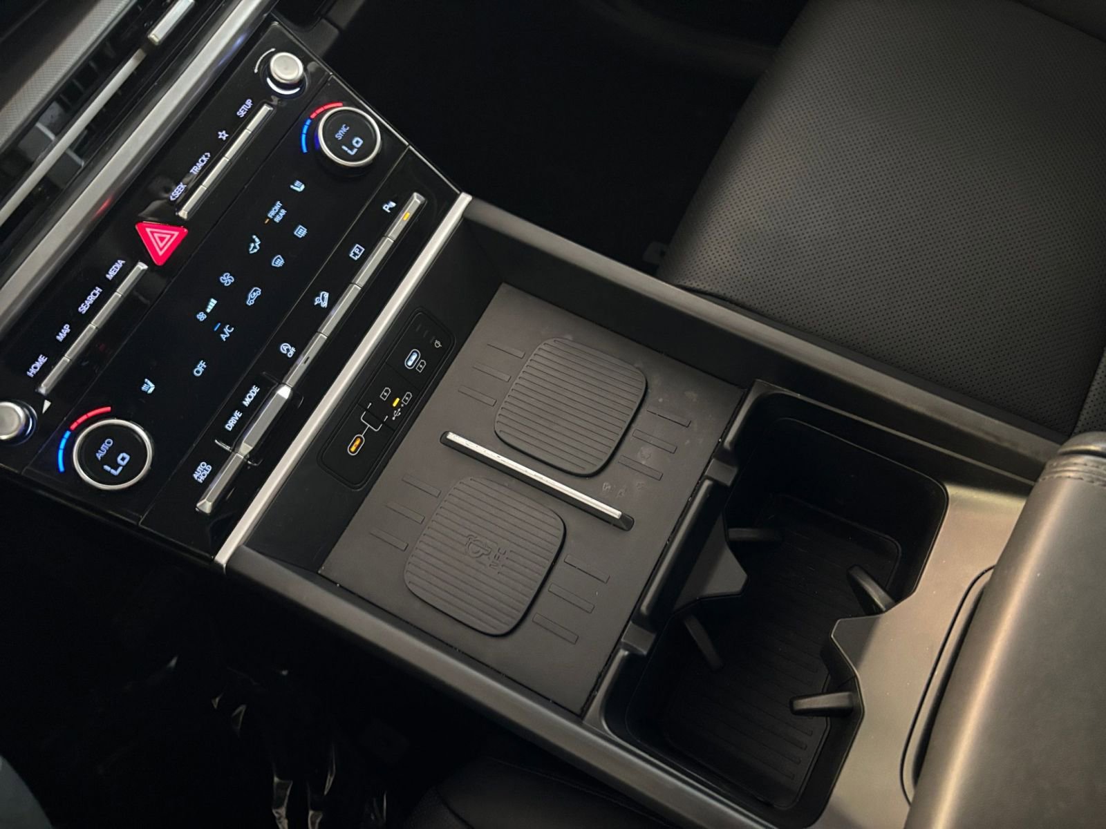 Used 2025 Hyundai Santa Fe SEL image 42