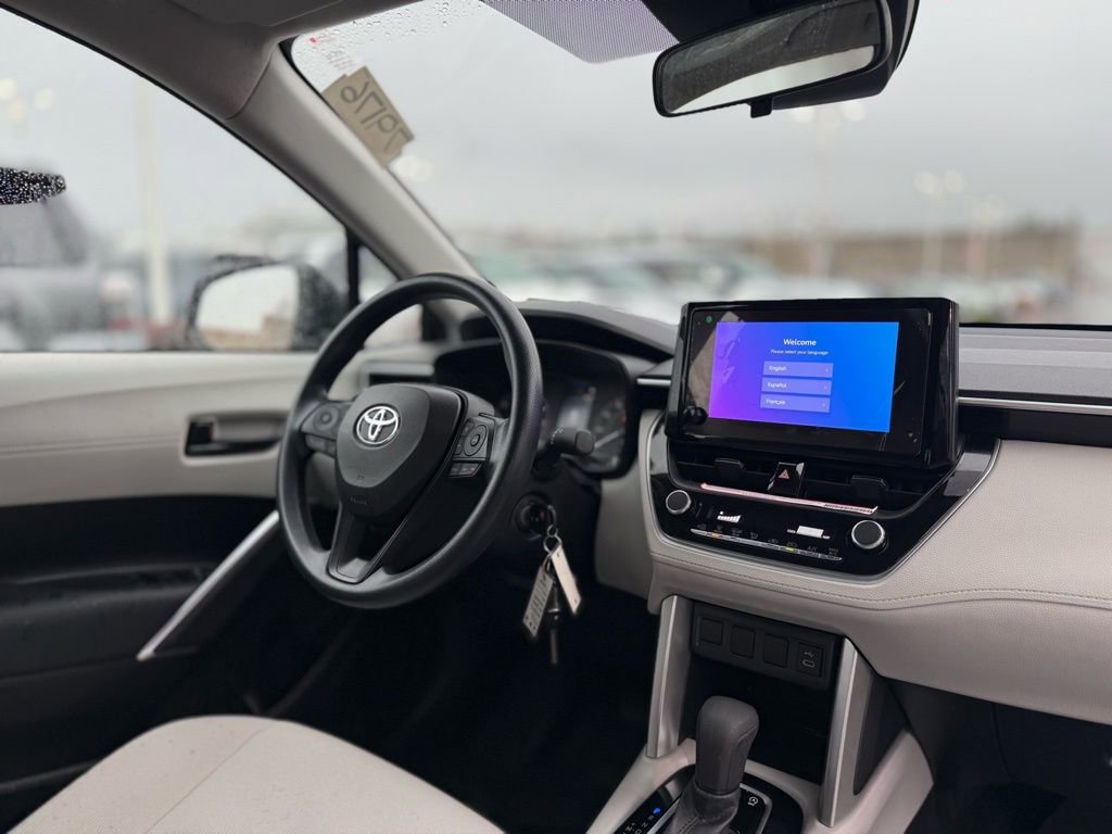 Used 2023 Toyota Corolla Cross L image 19
