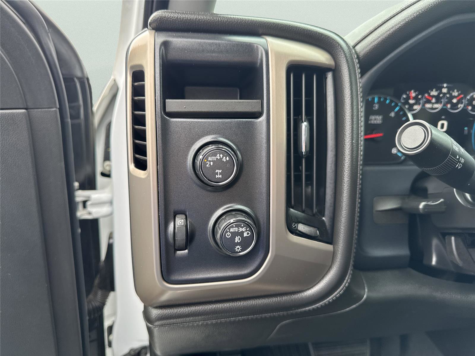 Used 2018 GMC Sierra 1500 Denali AWD/4WD image 26