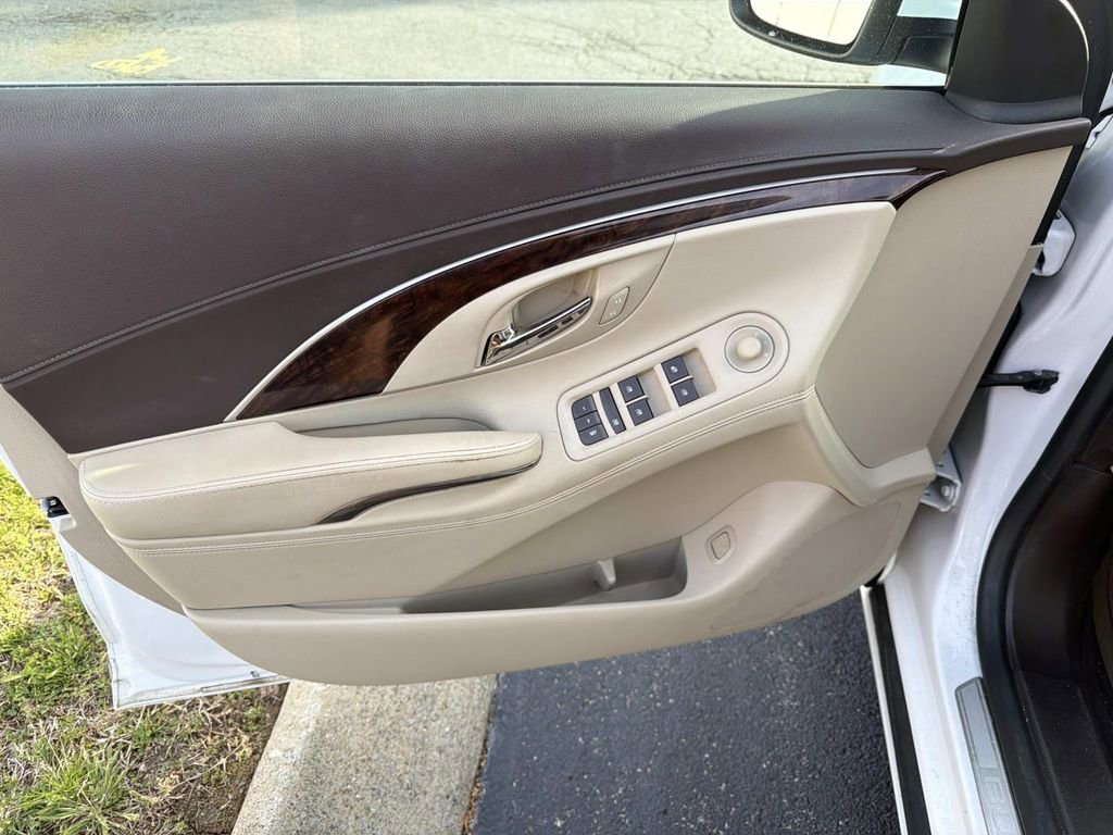 Used 2015 Buick LaCrosse Leather image 18