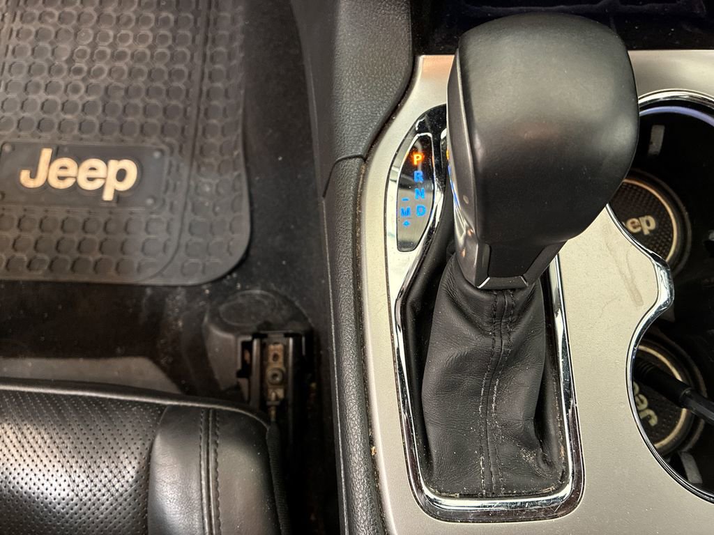 Used 2019 Jeep Grand Cherokee Limited w/ Luxury Group II AWD/4WD image 16