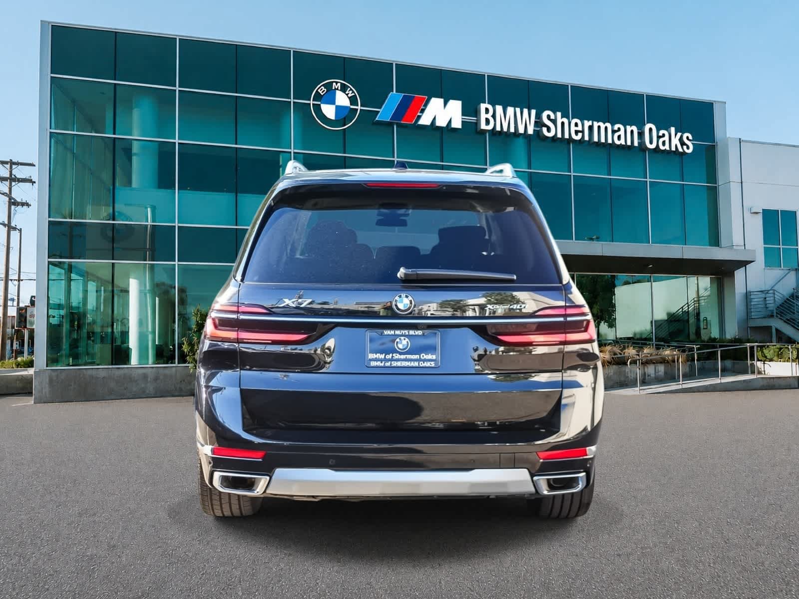 Used 2027 BMW X7 xDrive40i AWD/4WD image 10
