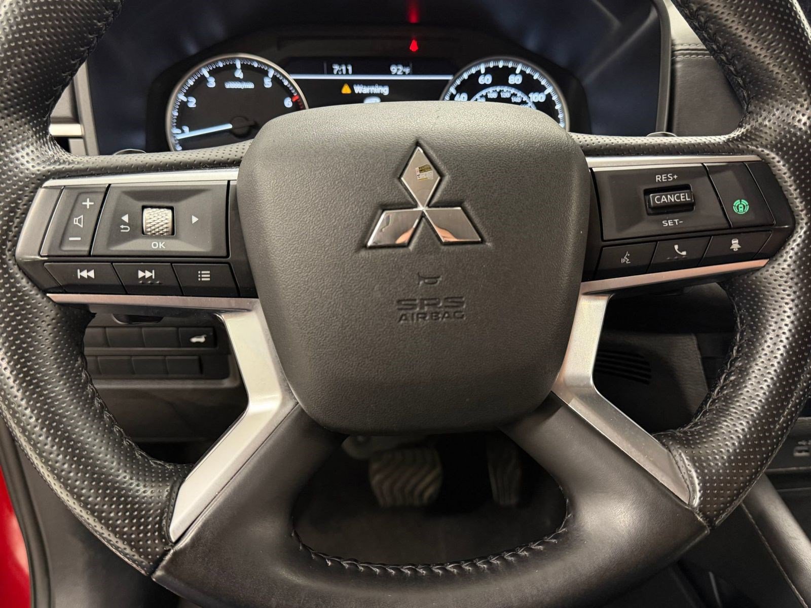 Used 2024 Mitsubishi Outlander SE AWD/4WD image 9