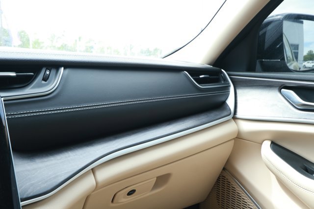 Certified 2022 Jeep Grand Cherokee L Limited image 29