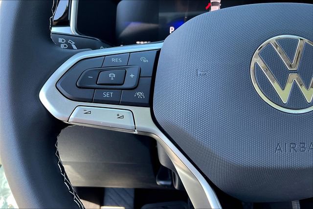 New 2025 Volkswagen Taos SE image 18