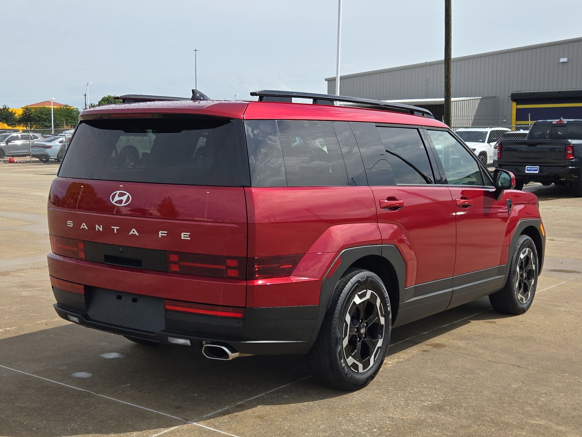 Used 2025 Hyundai Santa Fe SEL FWD image 3
