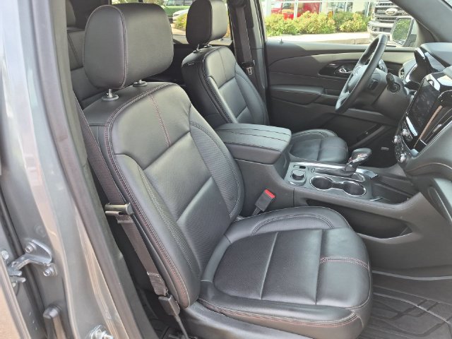 Used 2023 Chevrolet Traverse RS w/ LPO, Floor Liner Package AWD/4WD image 31