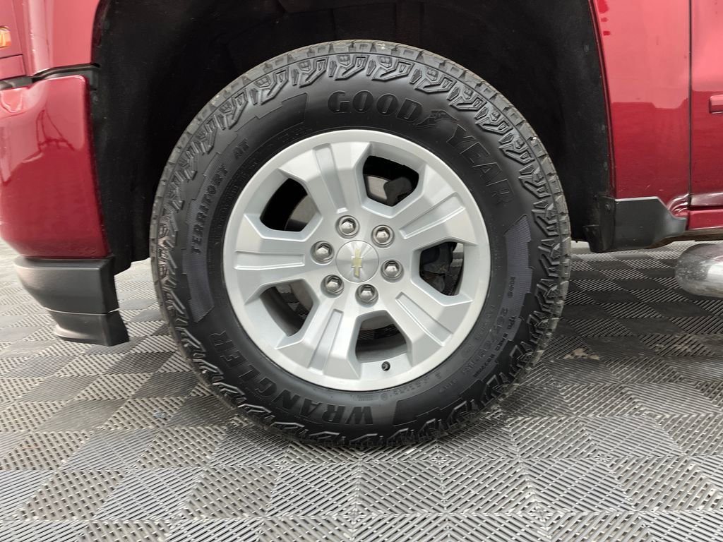 Used 2018 Chevrolet Silverado 1500 LT w/ All Star Edition image 39