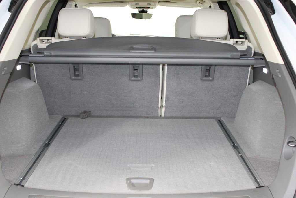 Used 2025 Cadillac XT5 Premium Luxury w/ Technology Package image 13