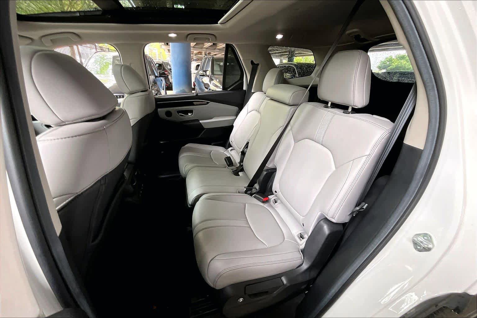 Used 2025 Honda Pilot Touring image 19
