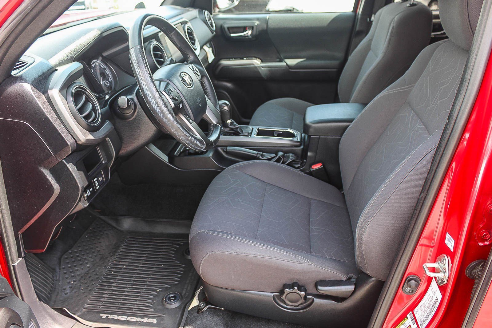 Used 2018 Toyota Tacoma TRD Off-Road RWD image 18