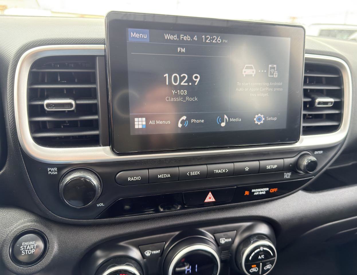 Used 2024 Hyundai Venue SEL FWD image 47