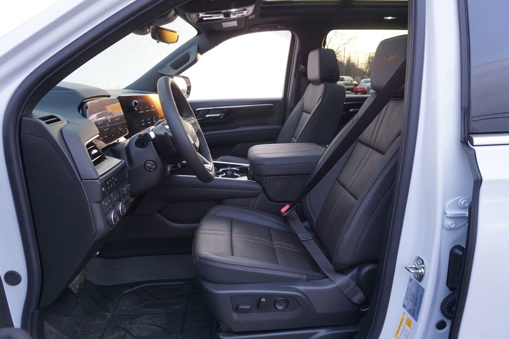 New 2026 Chevrolet Suburban High Country image 10
