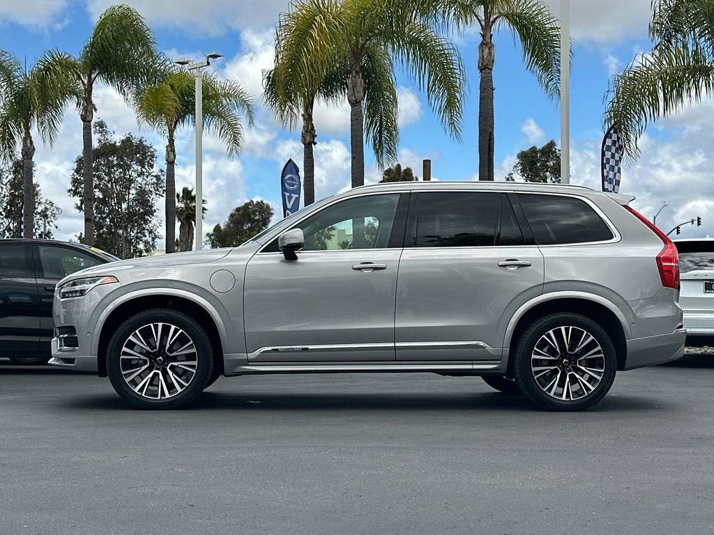 Certified 2024 Volvo XC90 T8 Plus AWD/4WD image 2