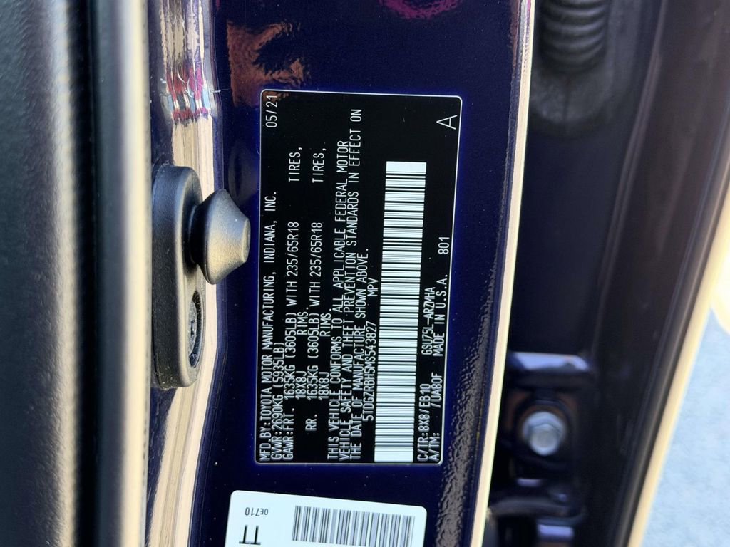 Used 2021 Toyota Highlander XLE image 28