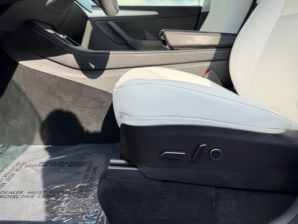 Used 2023 Tesla Model Y Long Range AWD/4WD image 41