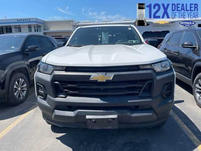 Used 2023 Chevrolet Colorado W/T w/ Technology Package RWD image 2