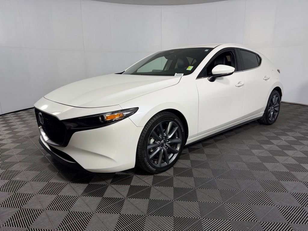 Used 2019 MAZDA MAZDA3 Hatchback w/ Preferred Package FWD image 3