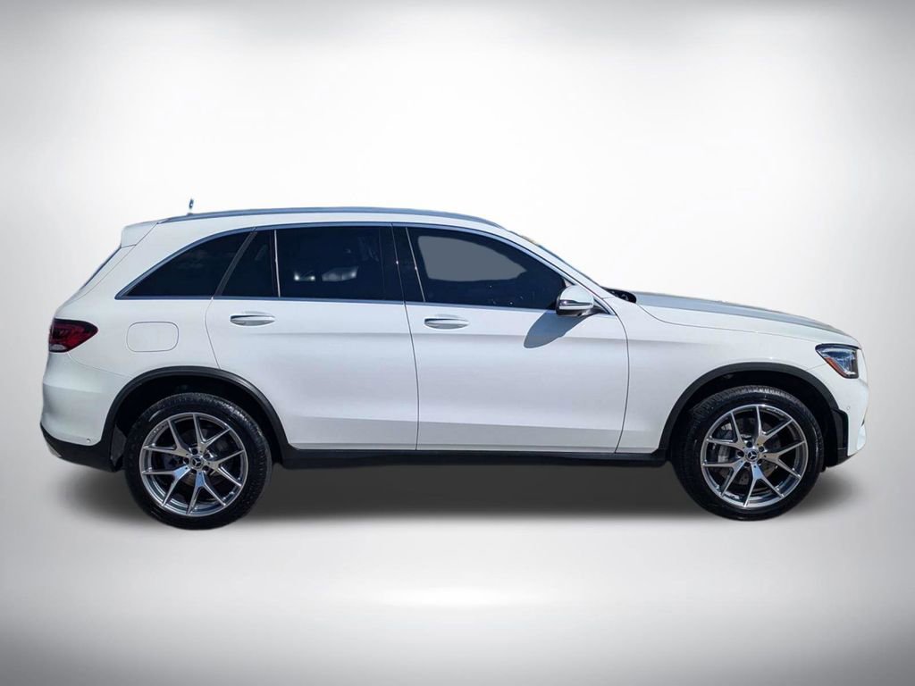Used 2022 Mercedes-Benz GLC 300 image 2