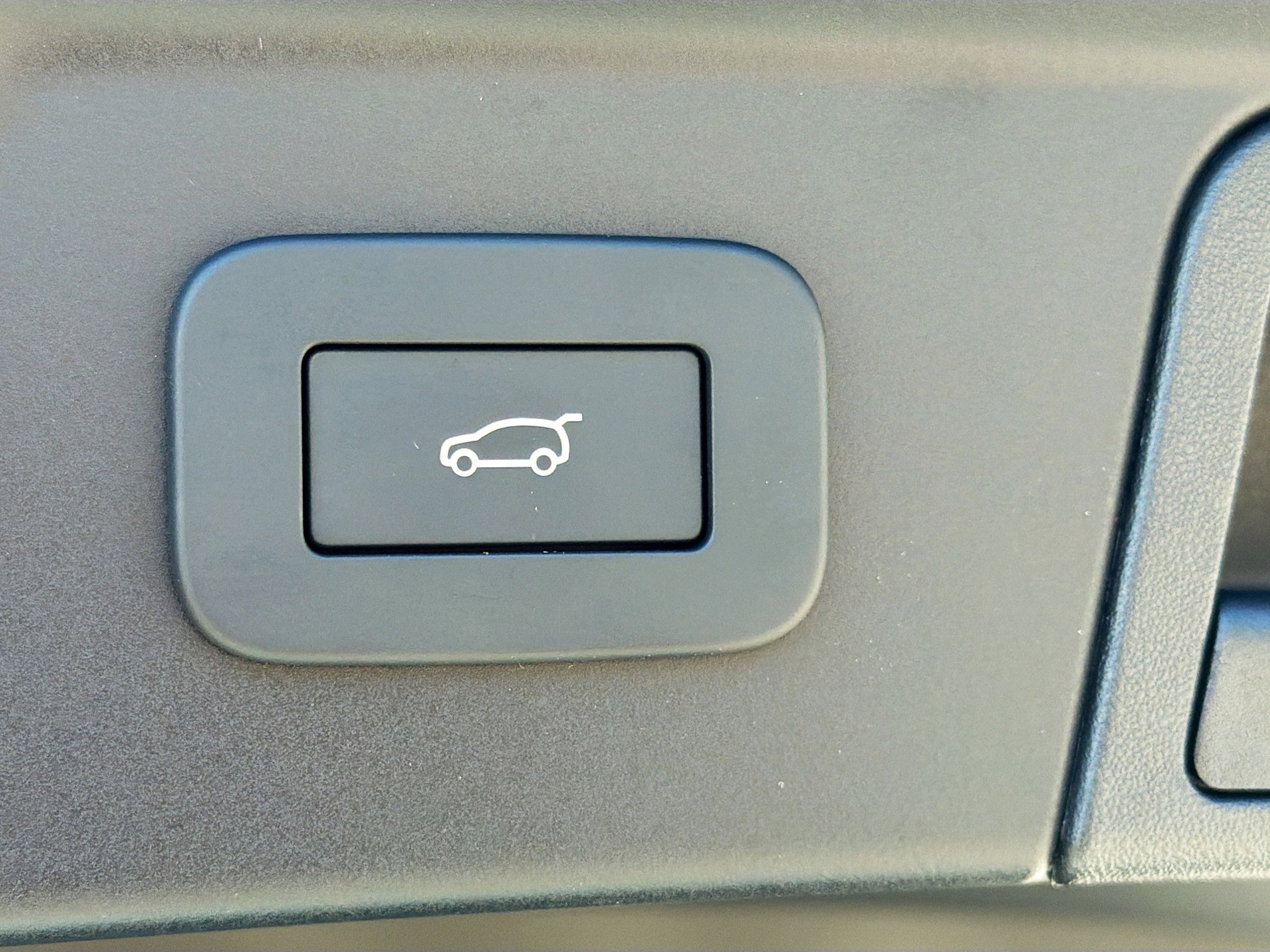 New 2026 Land Rover Range Rover Velar Dynamic SE image 13