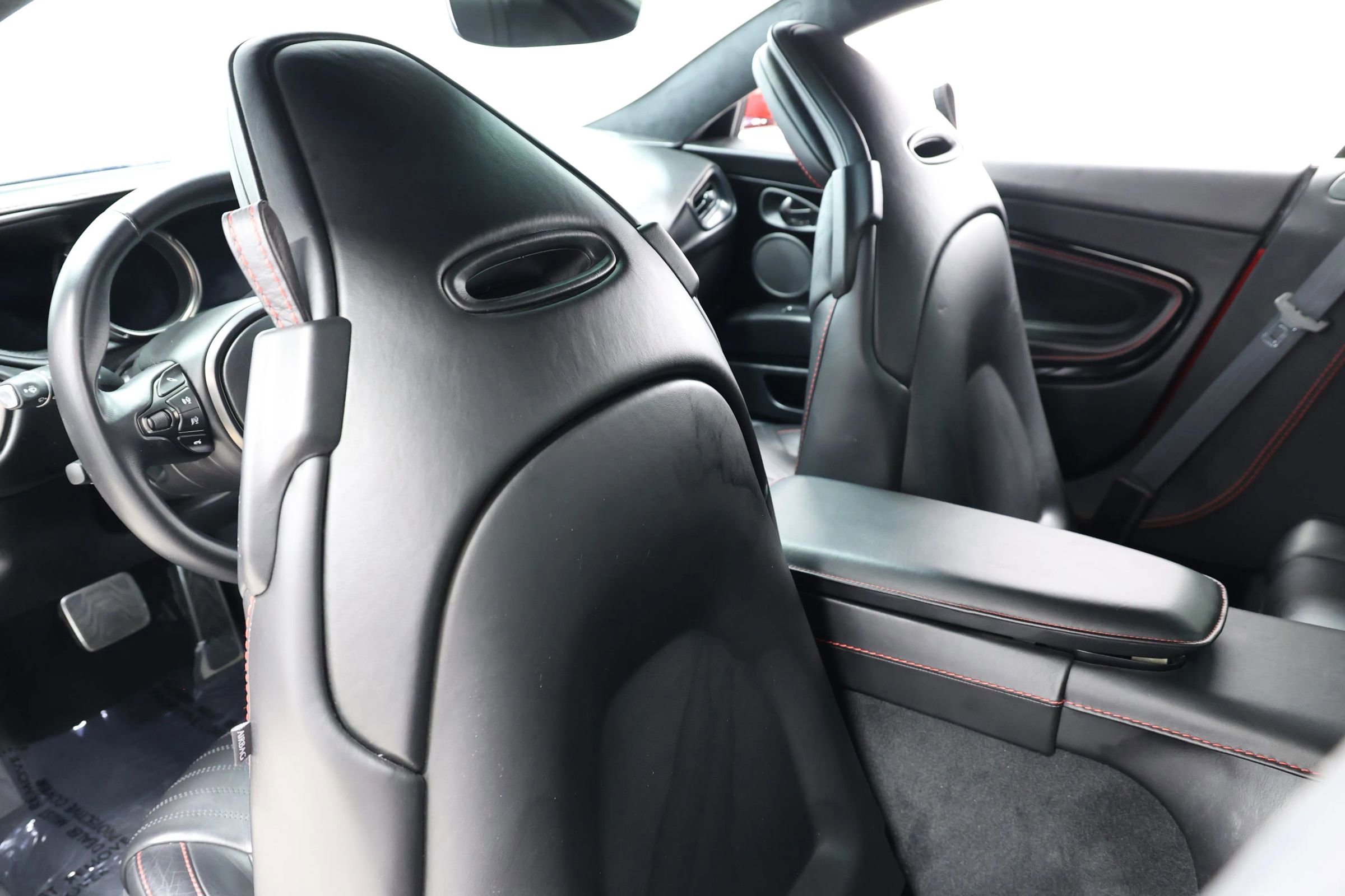 Used 2018 Aston Martin DB11 V12 image 44