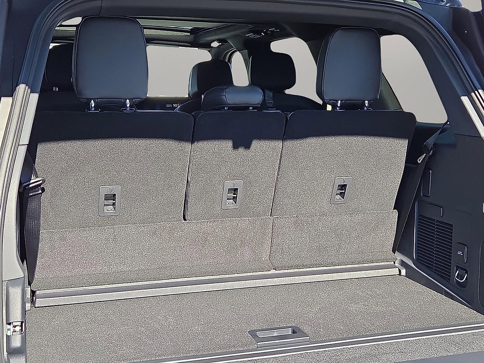 New 2026 Lincoln Navigator Reserve w/ Jet Appearance Package image 8