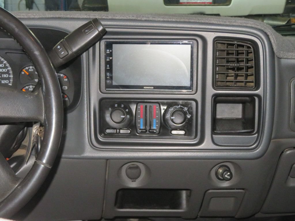 Used 2006 Chevrolet Silverado 2500 LT w/ Heavy-Duty Power Package AWD/4WD image 36