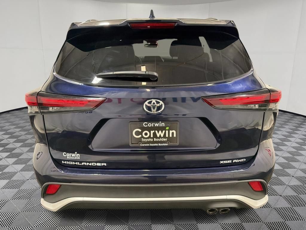 Used 2025 Toyota Highlander XSE AWD/4WD image 6