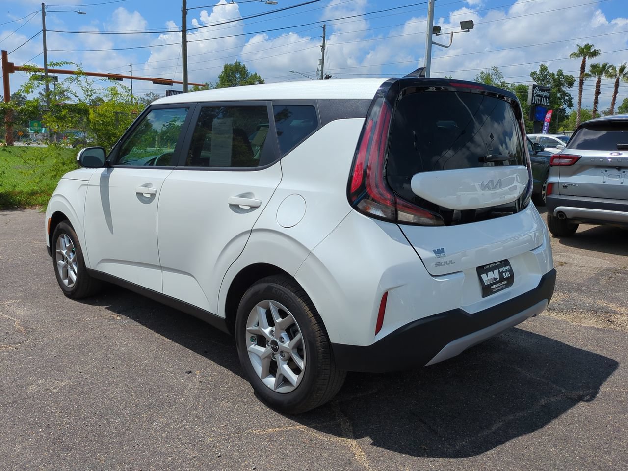 Certified 2025 Kia Soul LX w/ LX Technology Package FWD image 7