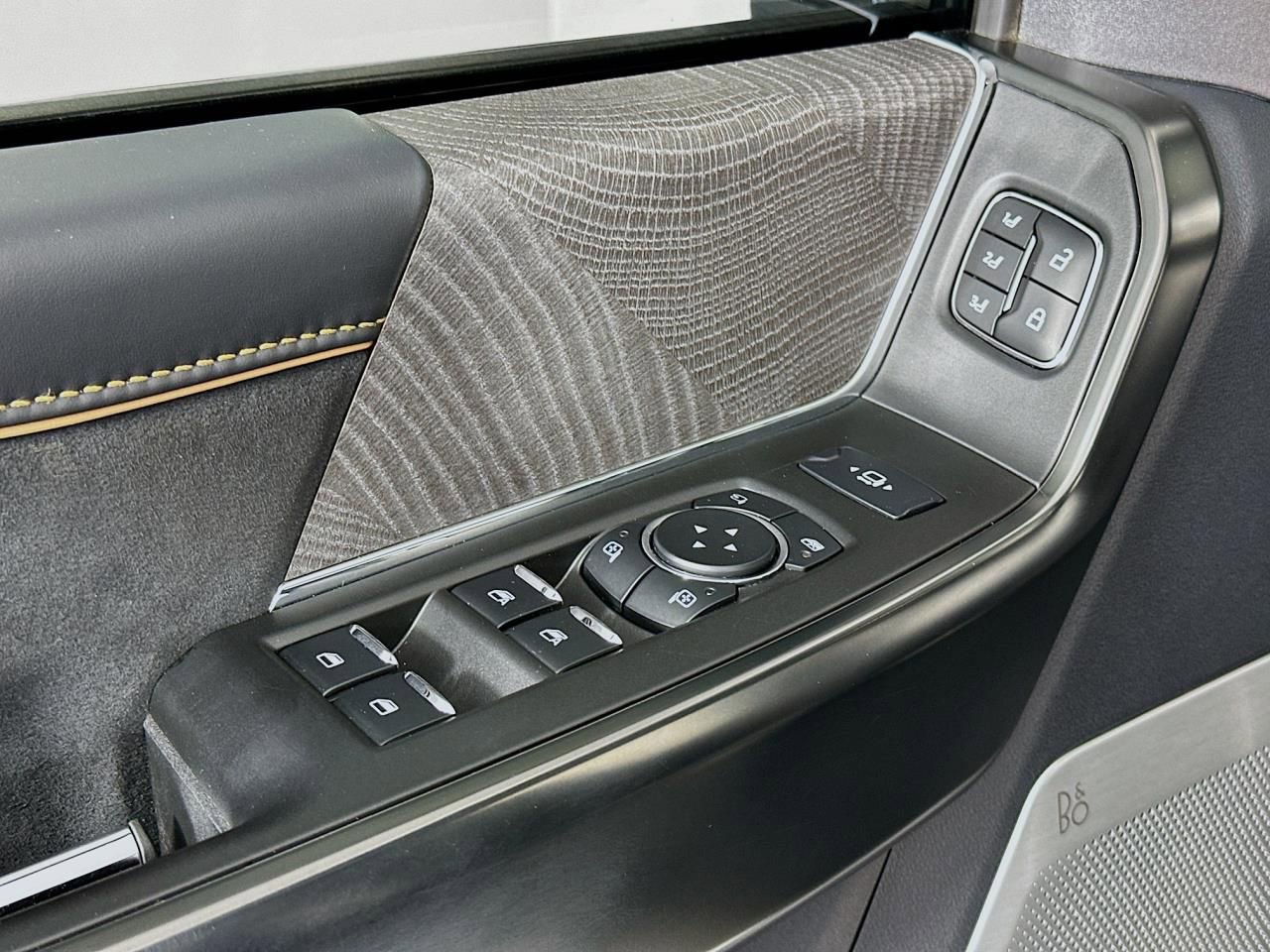Used 2024 Ford F350 Platinum AWD/4WD image 36