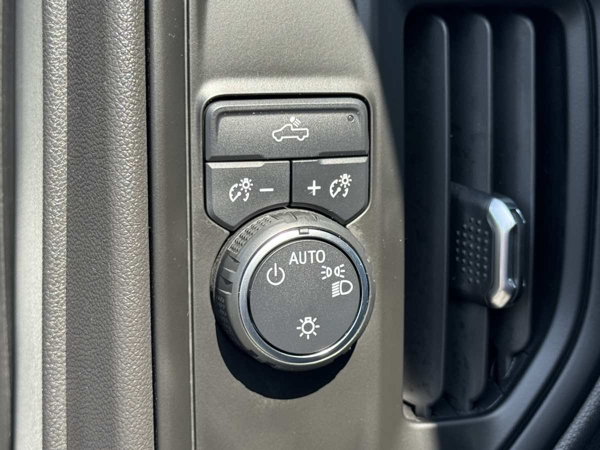 Used 2023 Chevrolet Silverado 1500 W/T RWD image 19