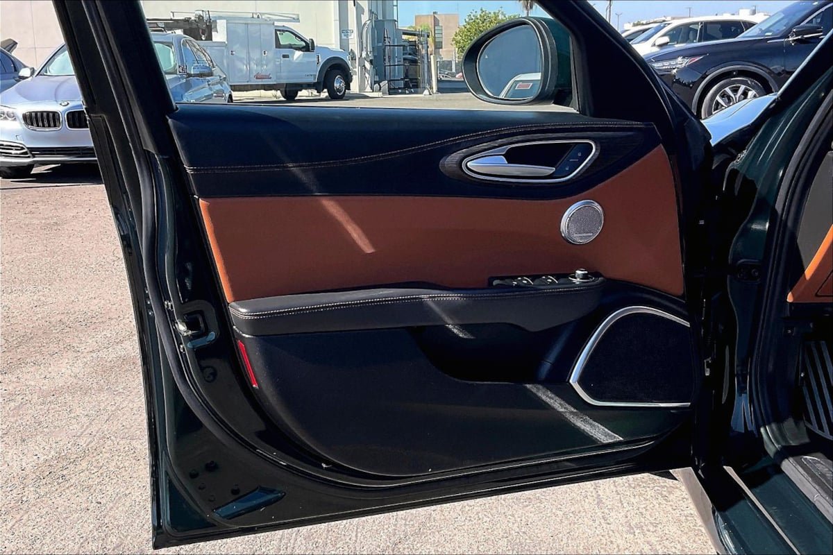 Used 2020 Alfa Romeo Giulia Ti RWD image 20