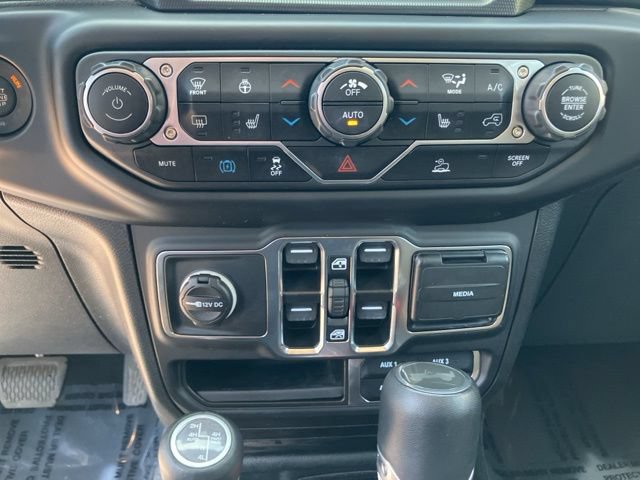 Used 2023 Jeep Wrangler Unlimited Sahara w/ Cold Weather Group AWD/4WD image 18