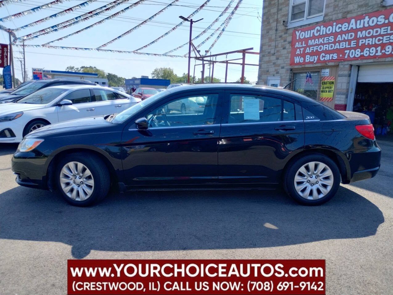 Used 2014 Chrysler 200 LX FWD image 2