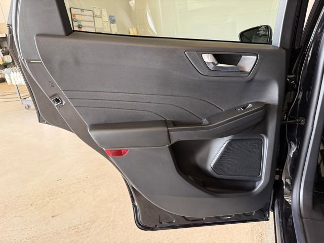 Used 2025 Ford Escape ST-Line w/ Tech Pack #1 AWD/4WD image 28