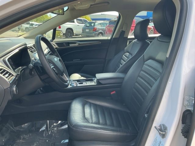 Used 2018 Ford Fusion SE w/ Fusion SE Technology Package FWD image 11