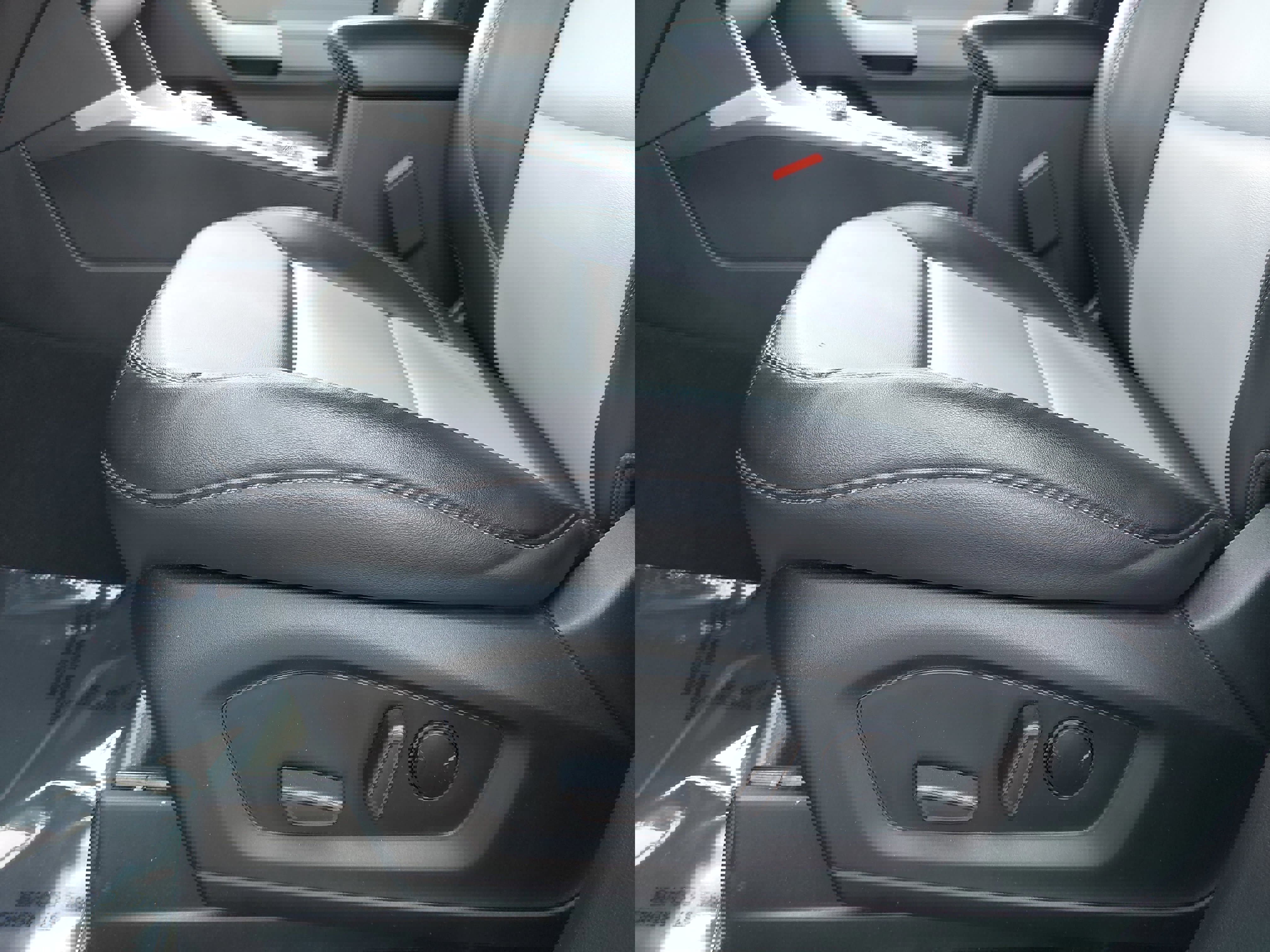 Used 2023 Ford Explorer XLT w/ Equipment Group 202A image 30