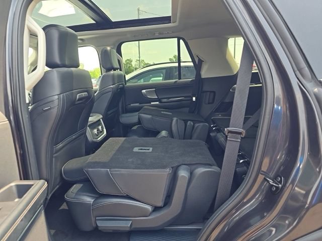 Used 2025 Ford Expedition Platinum AWD/4WD image 15