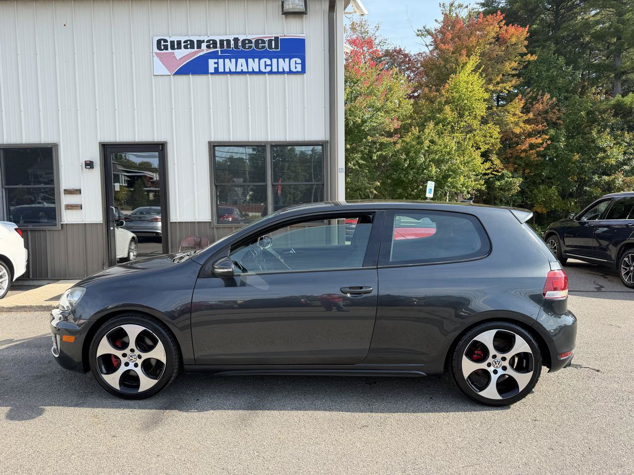 Used 2011 Volkswagen Golf 2-Door FWD image 7
