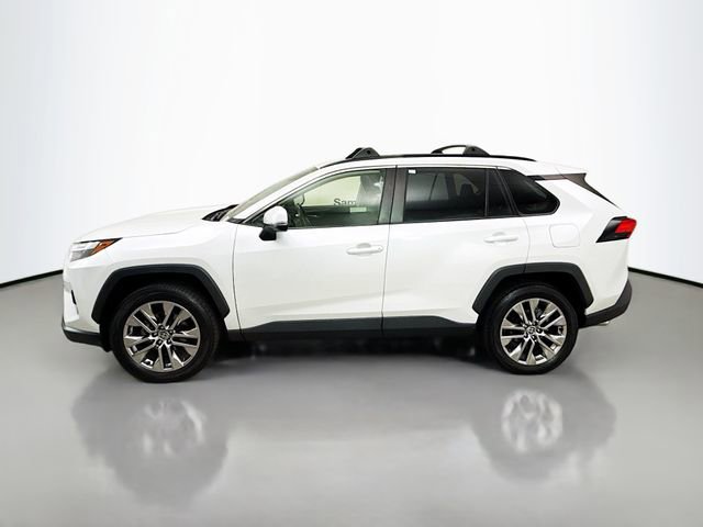 Used 2023 Toyota RAV4 XLE Premium image 4