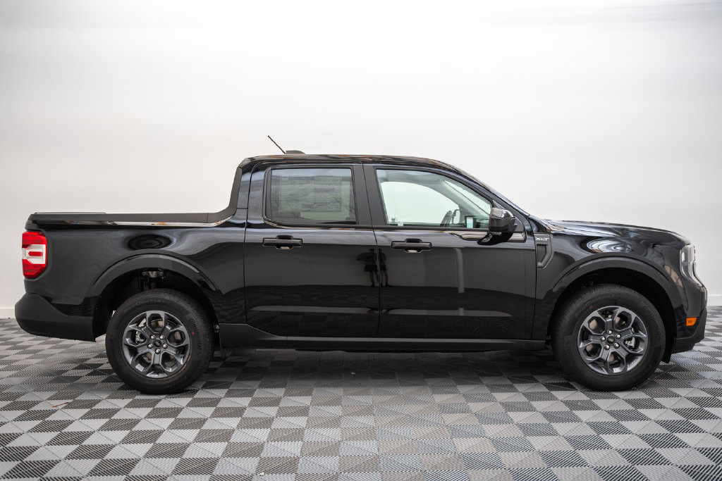 New 2026 Ford Maverick XLT w/ Equipment Group 301A AWD/4WD image 4