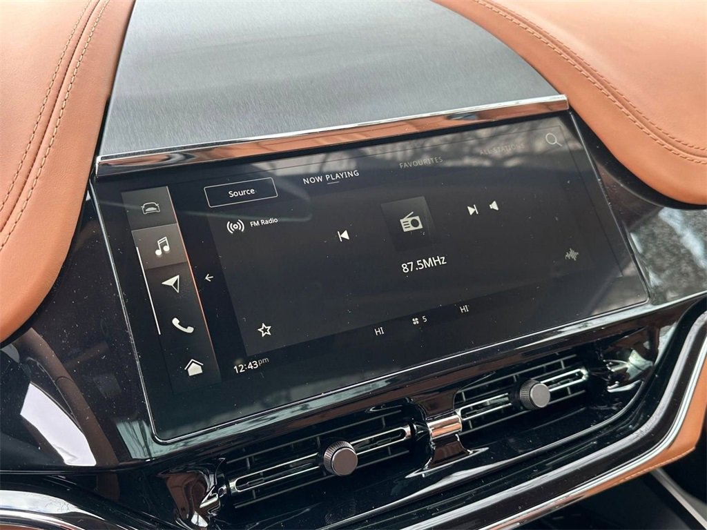 New 2026 Aston Martin DBX 707 image 25