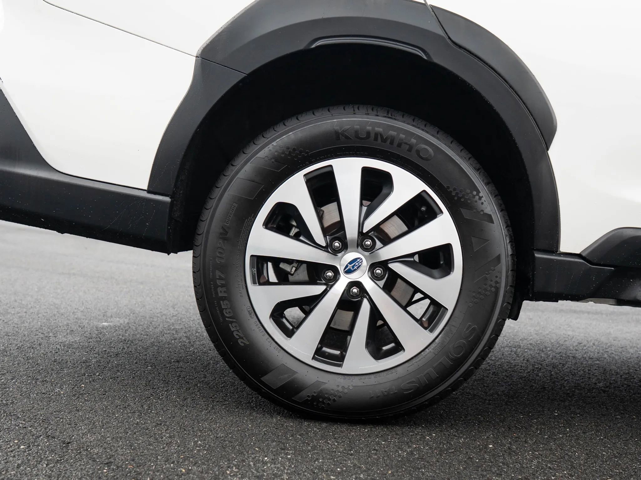 Used 2023 Subaru Outback Premium image 16