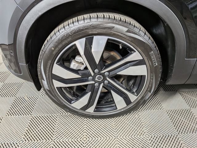 Used 2025 Volvo XC40 B5 Plus image 35