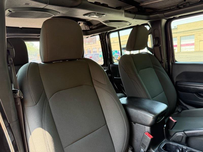 Used 2018 Jeep Wrangler Unlimited Sport AWD/4WD image 19