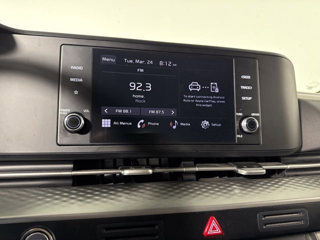 Used 2024 Kia Carnival LX FWD image 16