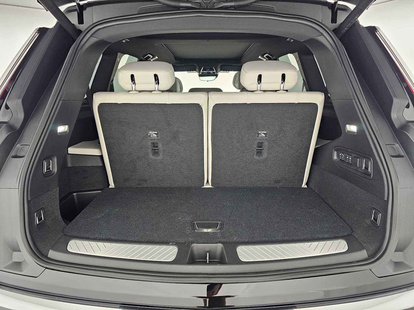 New 2026 Cadillac Vistiq Luxury AWD/4WD image 15